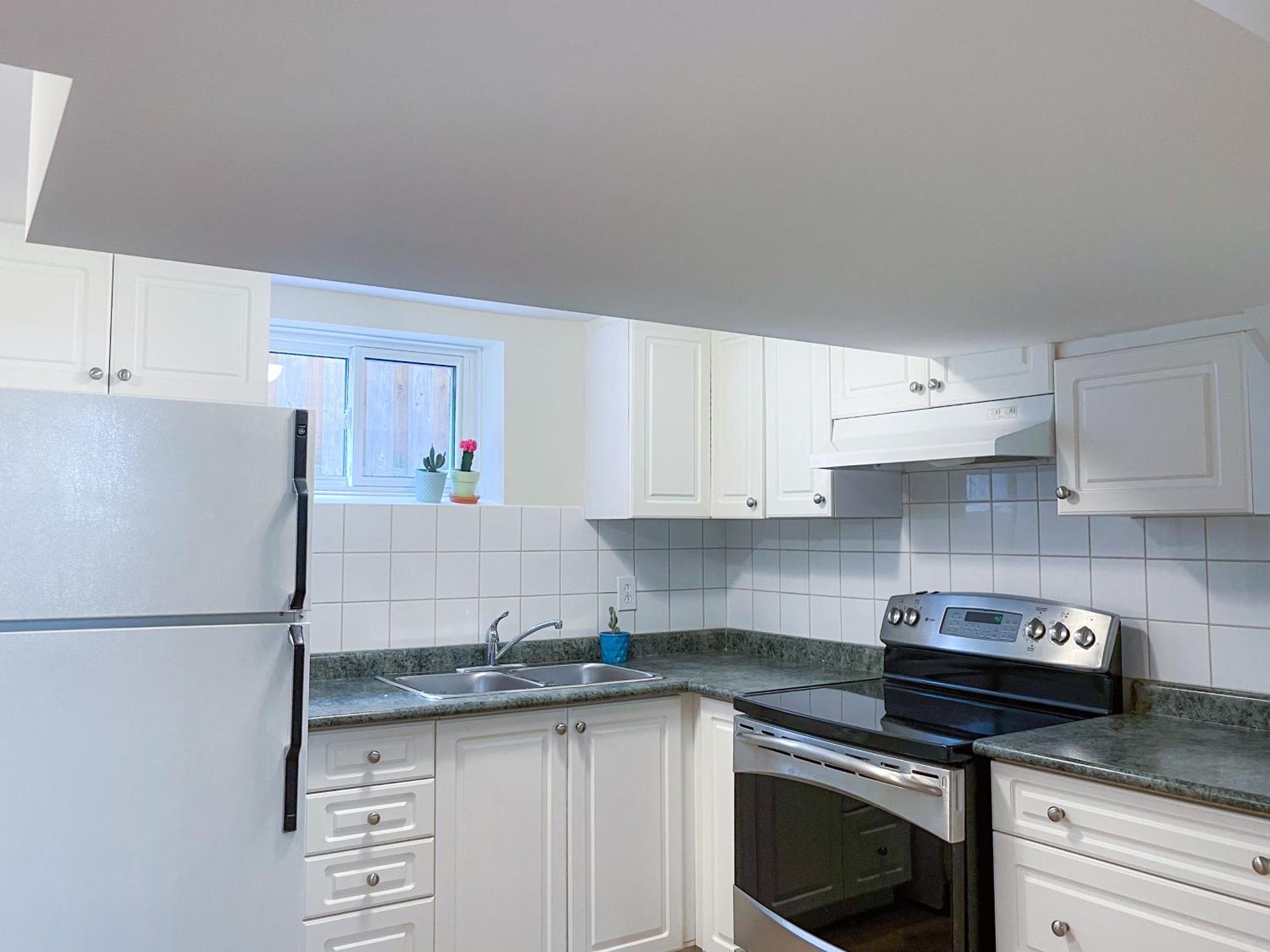 Ferienwohnung Newly-Renovated 3Br House, 12 Minutes To Airport Toronto Exterior foto