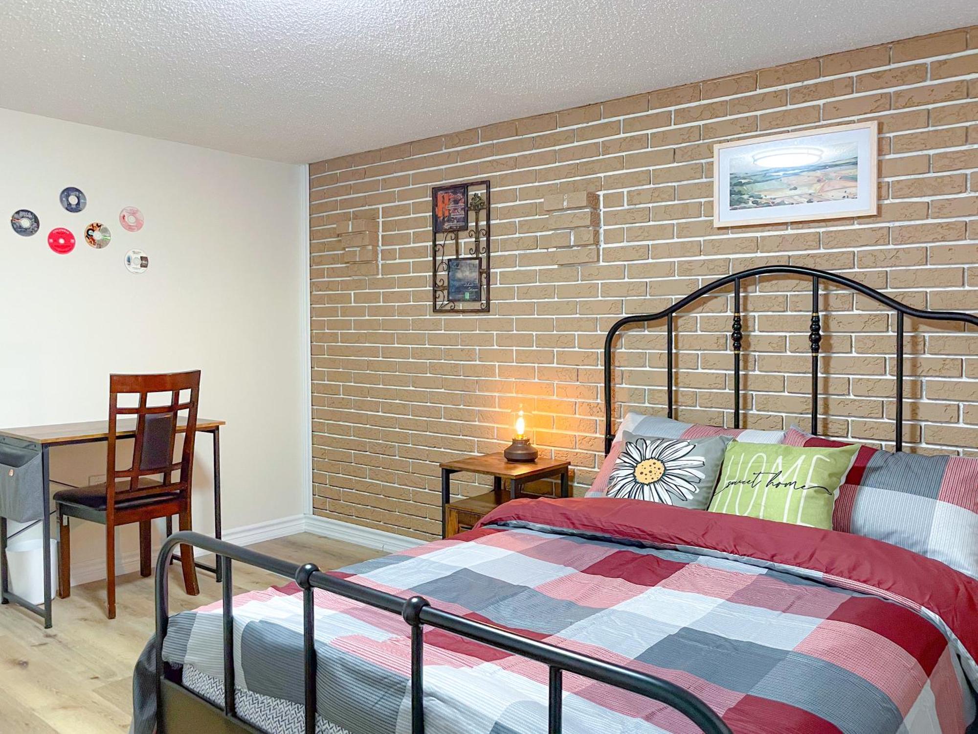 Ferienwohnung Newly-Renovated 3Br House, 12 Minutes To Airport Toronto Exterior foto